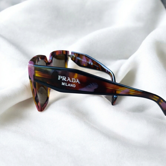Prada sunglasses - Picture 2 of 5